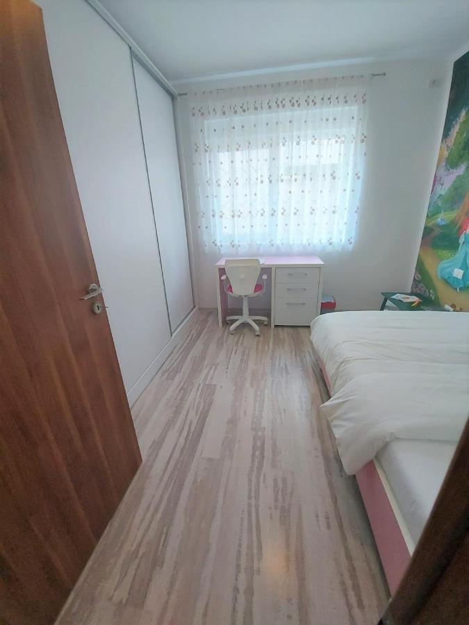 Paula Apartment Dumbravita  Luaran gambar
